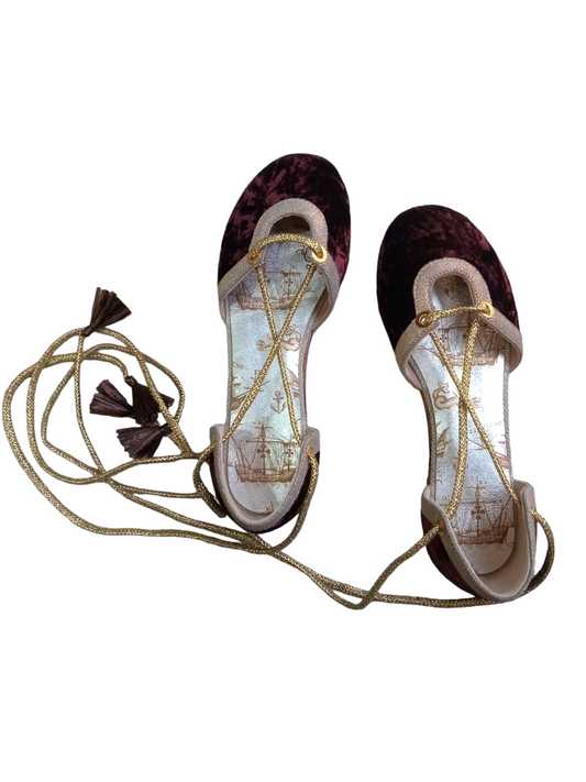 Ballerina with strings - Amaranto