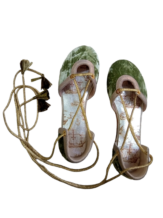 Ballerina with strings - Avocado