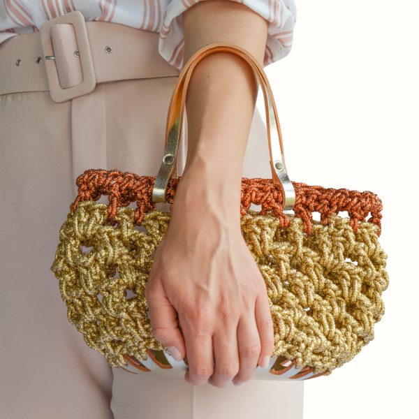 Small_basket_Lurex_thread_Crochet_with_handle_in_leather_bicolor_Natural_Gold